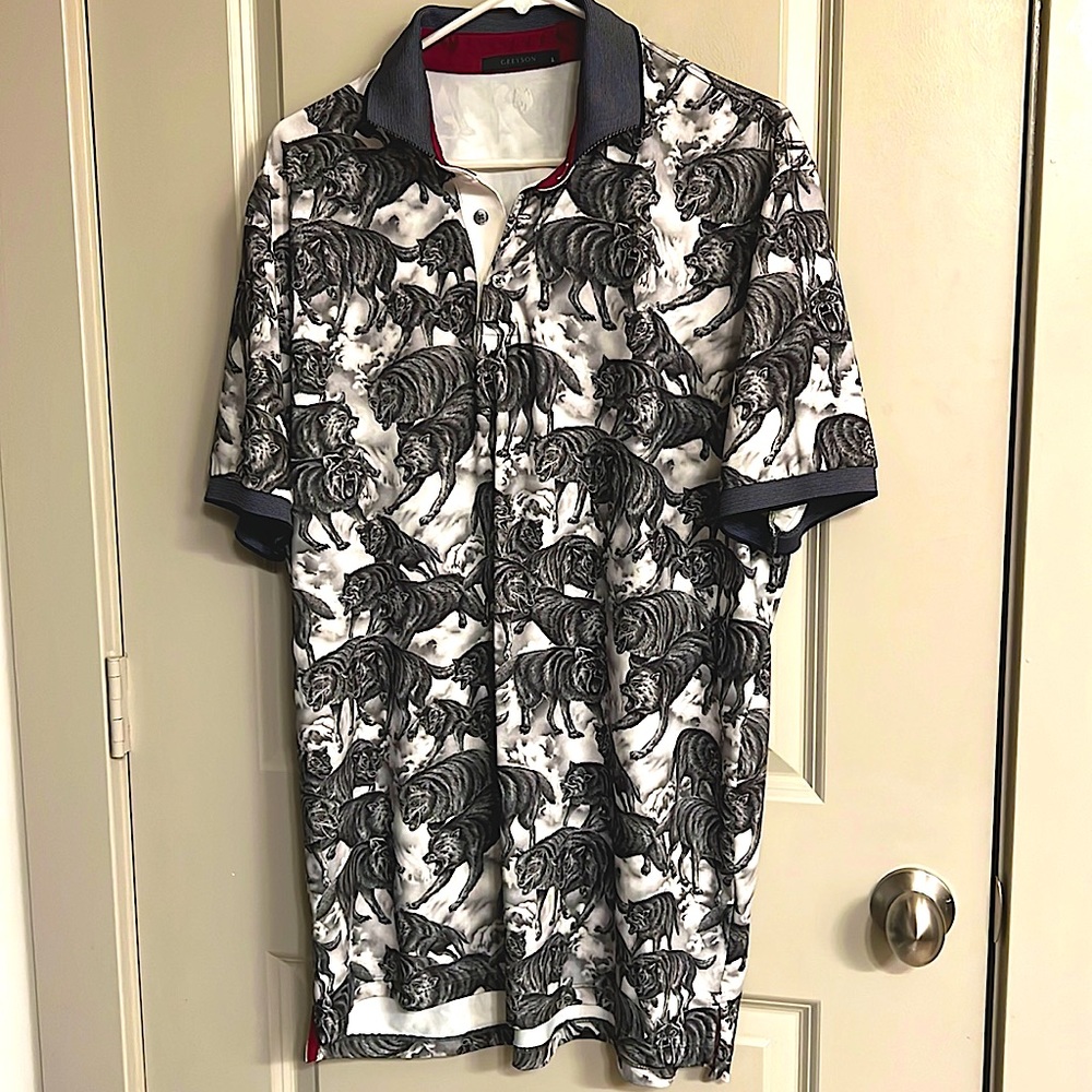 Greyson golf polo. Wolf print in grey/white w/ plum collar. No tears or stains.